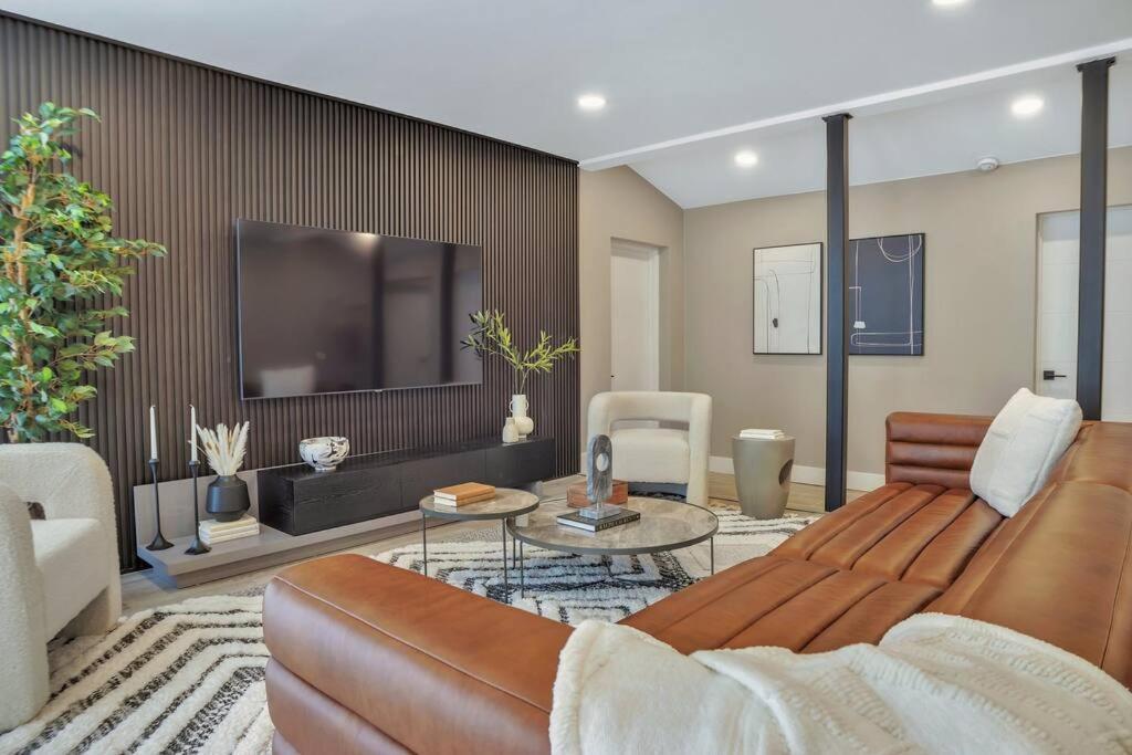 Stunning 2 Story Villa With Pool ฟอร์ต ลอเดอร์เดล ภายนอก รูปภาพ