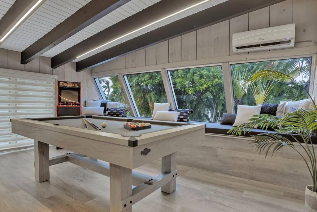 Stunning 2 Story Villa With Pool ฟอร์ต ลอเดอร์เดล ภายนอก รูปภาพ