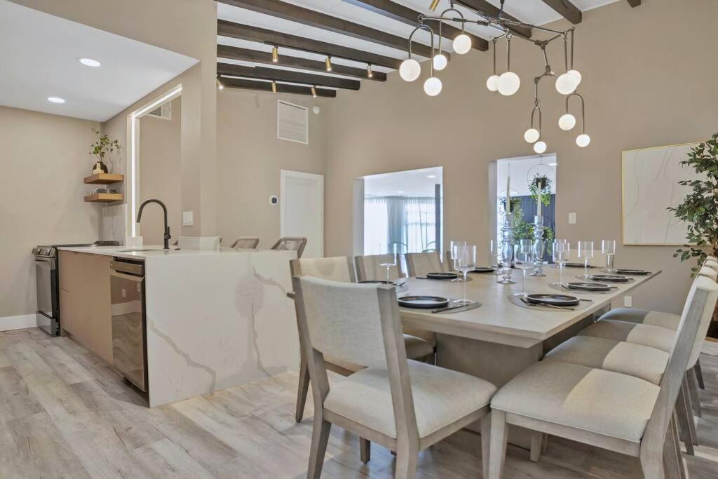 Stunning 2 Story Villa With Pool ฟอร์ต ลอเดอร์เดล ภายนอก รูปภาพ