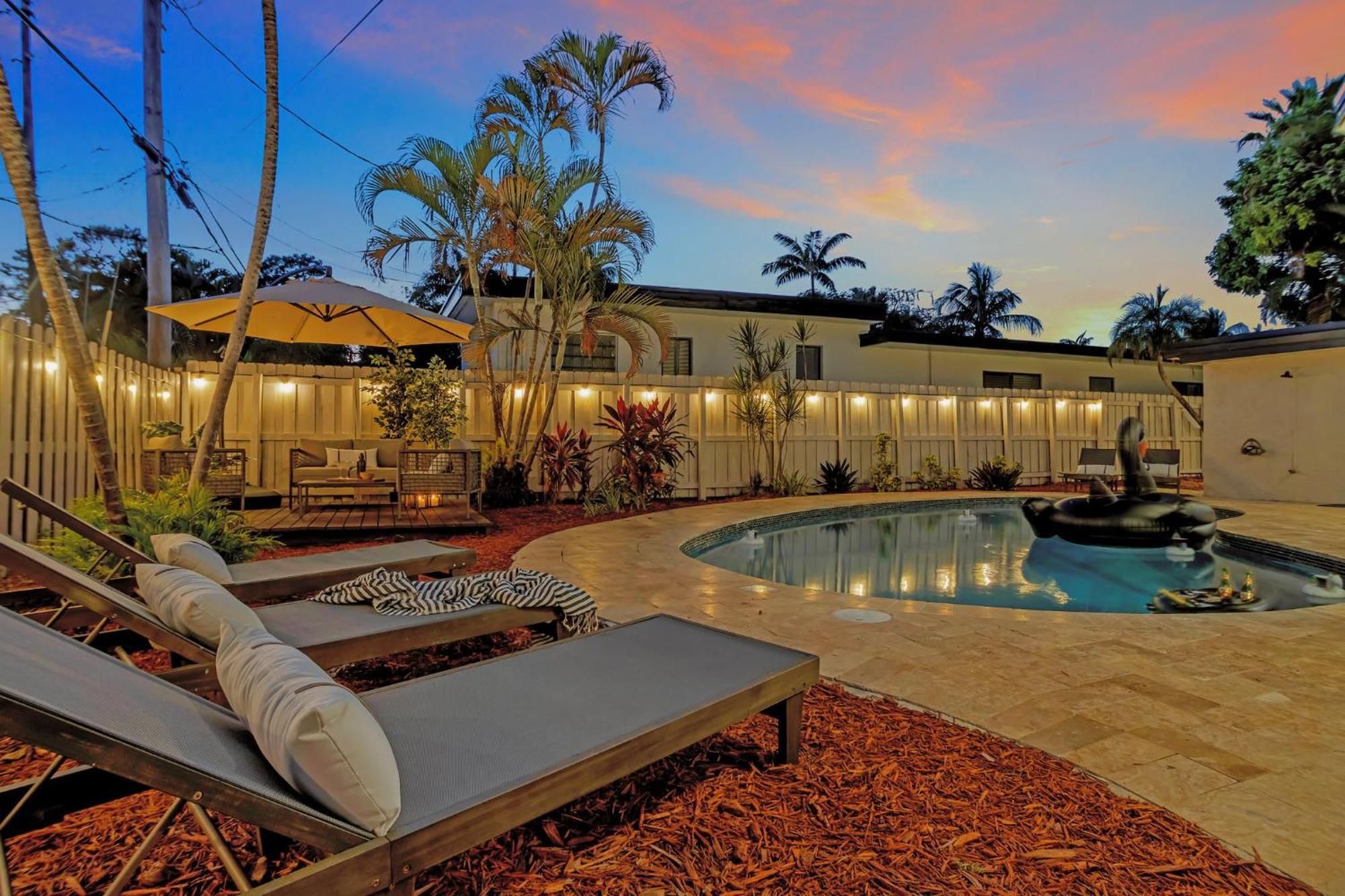 Stunning 2 Story Villa With Pool ฟอร์ต ลอเดอร์เดล ภายนอก รูปภาพ